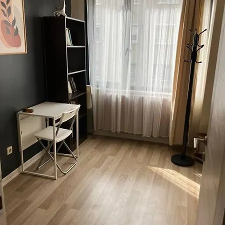 0017 - Uskudar, Central, Cozy And Economic Flat. Lägenhet *